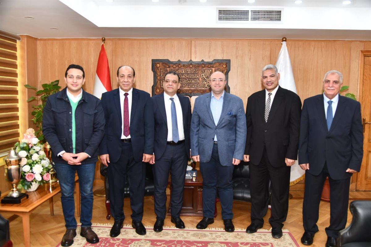 محافظ الفيوم يستقبل وفد نقابة العلميين للتهنئة بتجديد الثقة وبحث سبل التعاون المشترك
