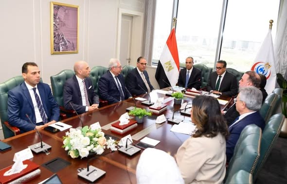 <strong>وزيرا الخارجية والصحة يوقعان بروتوكول “علاجك في مصر” لتيسير الرعاية الطبية المتكاملة للمصريين بالخارج</strong>