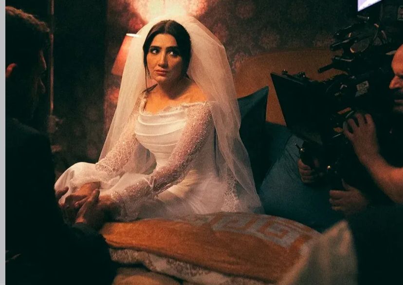 فستان زفاف مي عمر