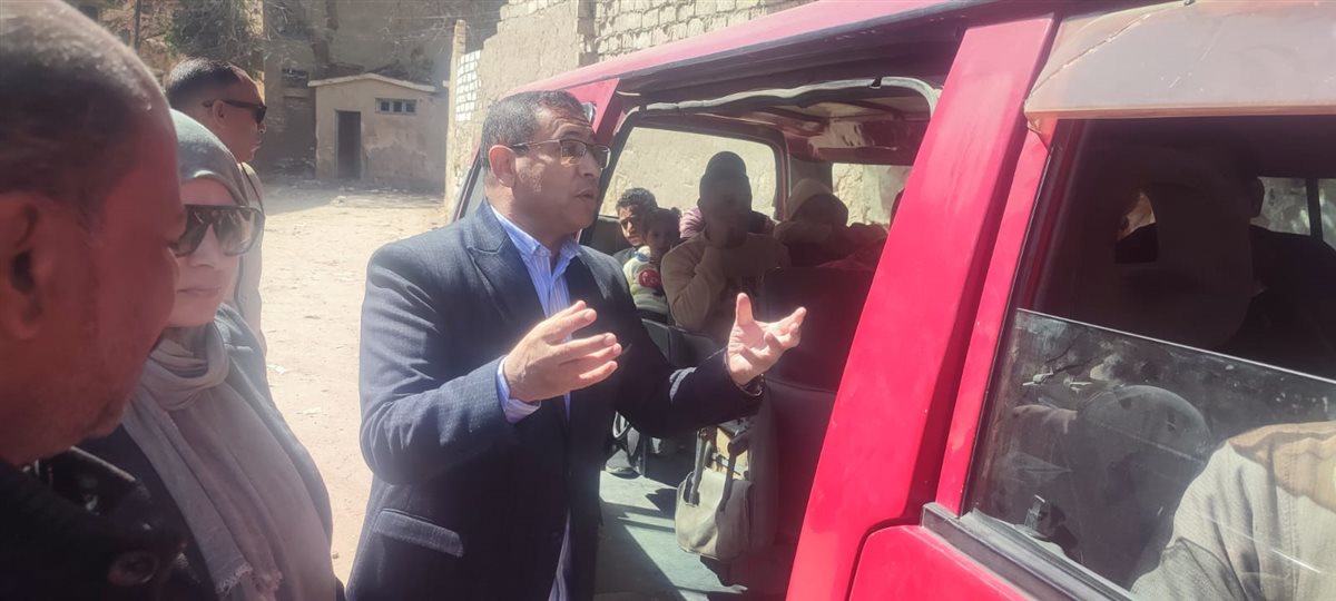 سكرتير عام مساعد الفيوم يتفقد عدداً من محطات الوقود ومواقف سيارات الأجرة بمركزي أبشواي&nbsp;