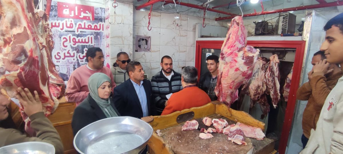 سكرتير عام مساعد الفيوم يتفقد عدداً من محطات الوقود ومواقف سيارات الأجرة بمركزي أبشواي&nbsp;