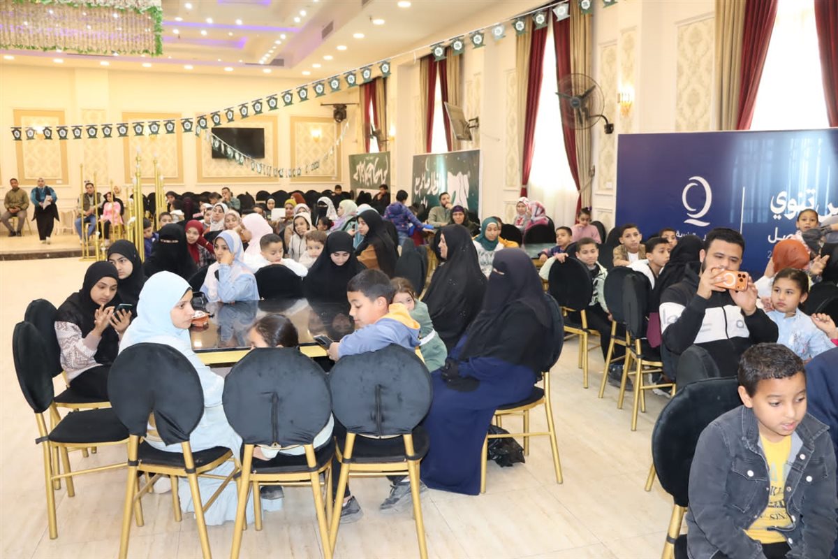 رئيس مياه الفيوم يكرم 50 من أبناء العاملين حفظة القرآن الكريم