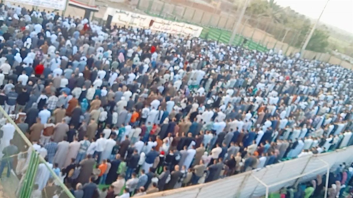 مراكز الشباب بالفيوم تستقبل الاف المصليين لأداء صلاة عيد الفطر المبارك في الساحات
