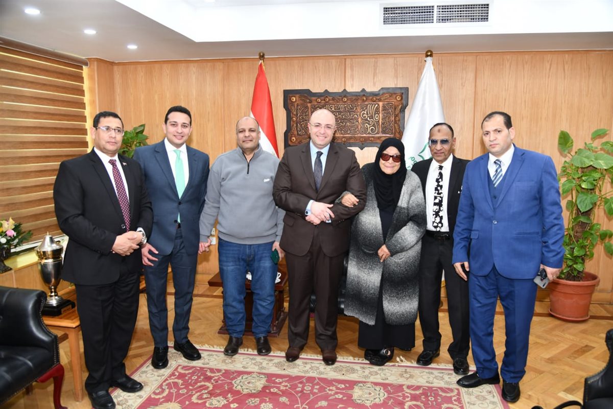 محافظ الفيوم يستقبل المهنئين بعيد الفطر المبارك