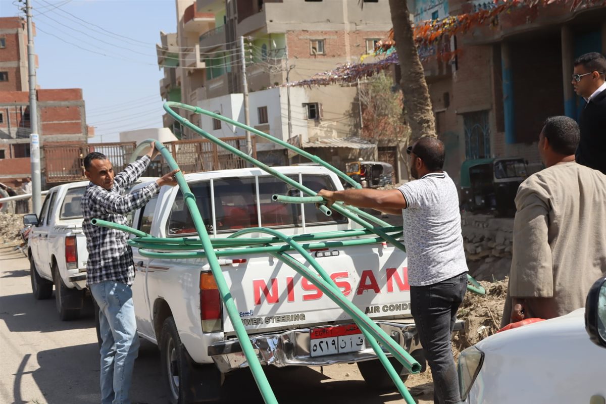 إزالة وصلة مياه خلسة بطول 200 متر على طريق حجز دفنو بالفيوم خلال جولاته الميدانية