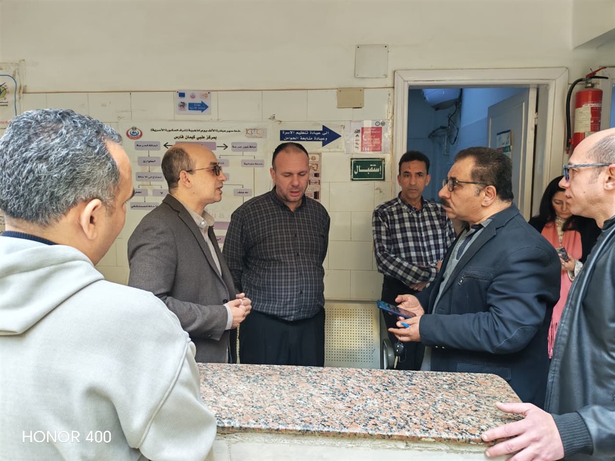 مرور مفاجئ من رئيس قطاع الطب الوقائى بوزارة الصحة على صحة الفيوم