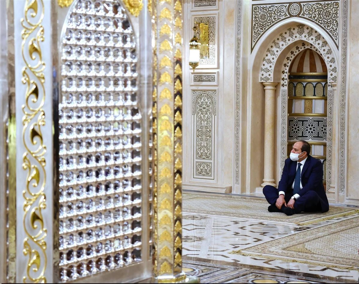 الرئيس السيسي في حضرة الحسين&nbsp;