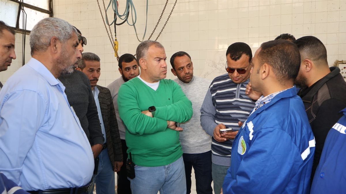 رئيس مياه الفيوم يلتقي العاملين بمراكز الصيانة ومحطات الصرف الصحي بأبشواي في رابع أيام عيد الفطر المبارك