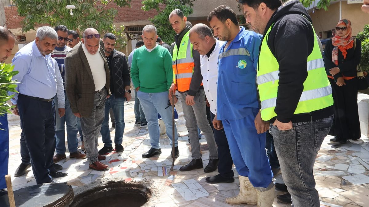 رئيس مياه الفيوم يلتقي العاملين بمراكز الصيانة ومحطات الصرف الصحي بأبشواي في رابع أيام عيد الفطر المبارك