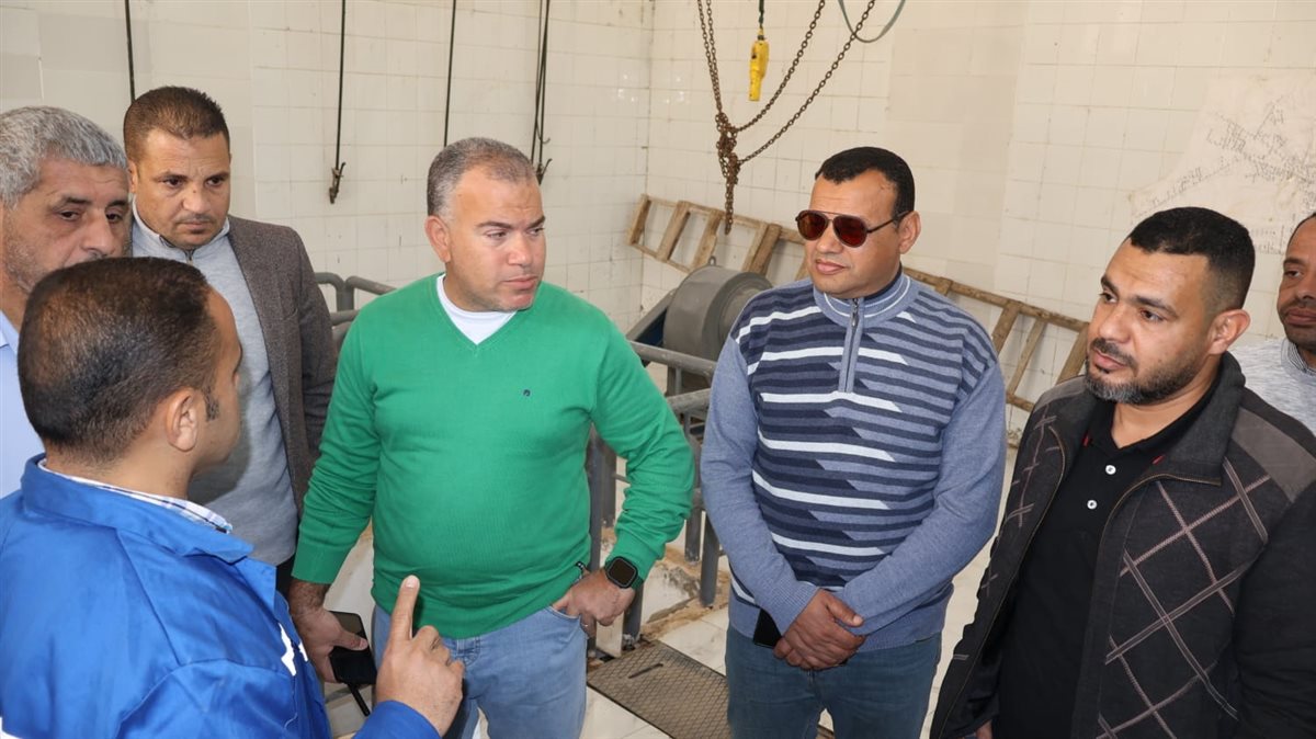 رئيس مياه الفيوم يلتقي العاملين بمراكز الصيانة ومحطات الصرف الصحي بأبشواي في رابع أيام عيد الفطر المبارك