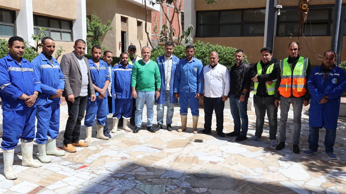 رئيس مياه الفيوم يلتقي العاملين بمراكز الصيانة ومحطات الصرف الصحي بأبشواي في رابع أيام عيد الفطر المبارك