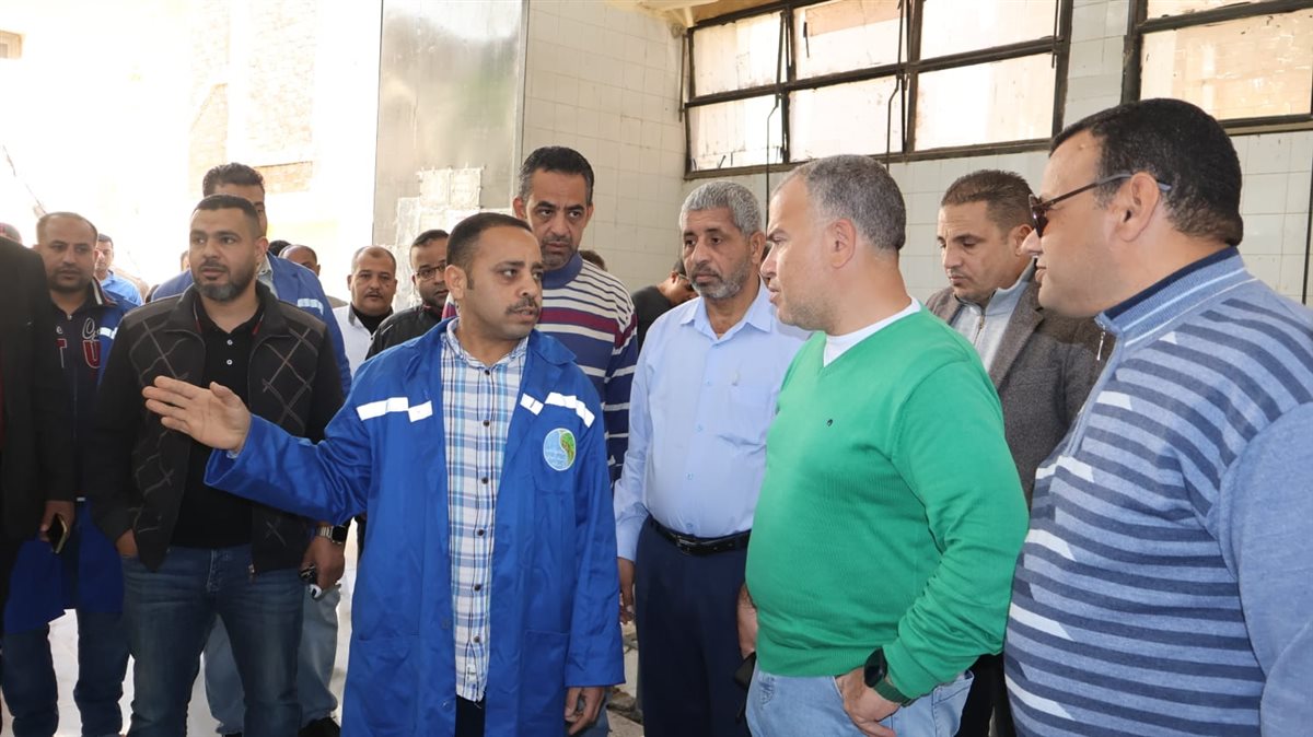 رئيس مياه الفيوم يلتقي العاملين بمراكز الصيانة ومحطات الصرف الصحي بأبشواي في رابع أيام عيد الفطر المبارك