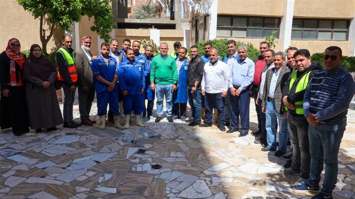 رئيس مياه الفيوم يلتقي العاملين بمراكز الصيانة ومحطات الصرف الصحي بأبشواي في رابع أيام عيد الفطر المبارك