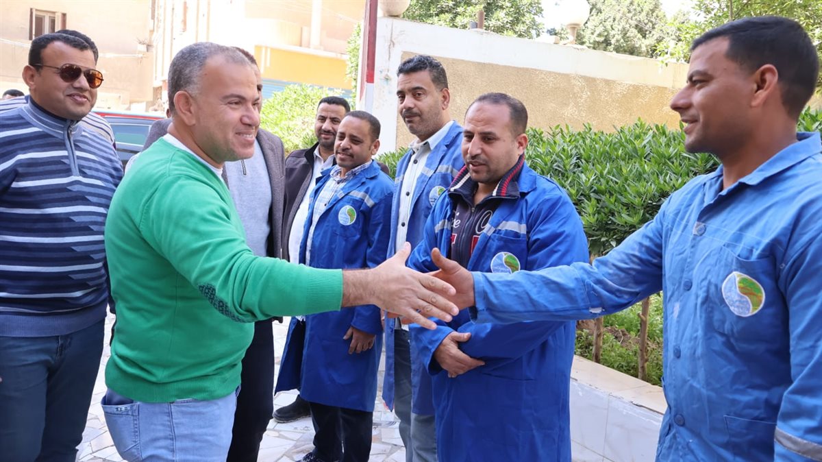 رئيس مياه الفيوم يلتقي العاملين بمراكز الصيانة ومحطات الصرف الصحي بأبشواي في رابع أيام عيد الفطر المبارك
