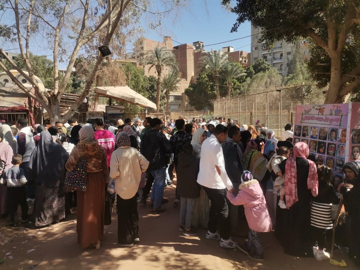 إقبال المواطنين على حدائق الحيوان