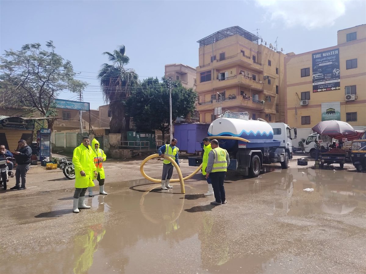 انتشار مكثف لمعدات مياه الفيوم لمواجهة الطقس السيئ