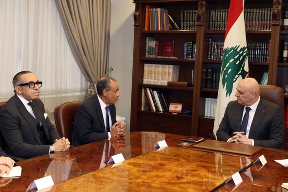 <strong>وزير الخارجية يلتقي رئيس الجمهورية اللبنانية في بيروت وينقل رسالة دعم من القيادة والشعب المصرى</strong>
