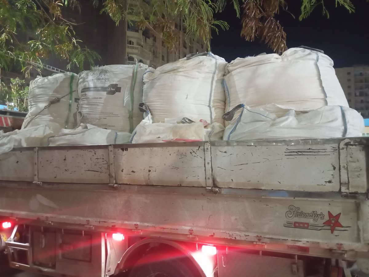 تموين الفيوم يضبط 16 طنًا و750 كيلو دقيق بلدي مخلوط بالردة
