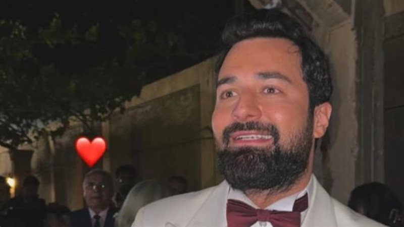 أحمد حاتم ببدلة زفاف