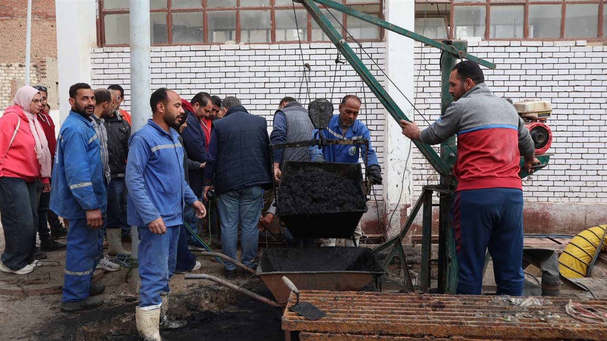 رئيس مياه الفيوم يتفقد محطة معالجة الصرف الصحي بقحافة للتأكد من جاهزيتها لأستقبال مياه الأمطار