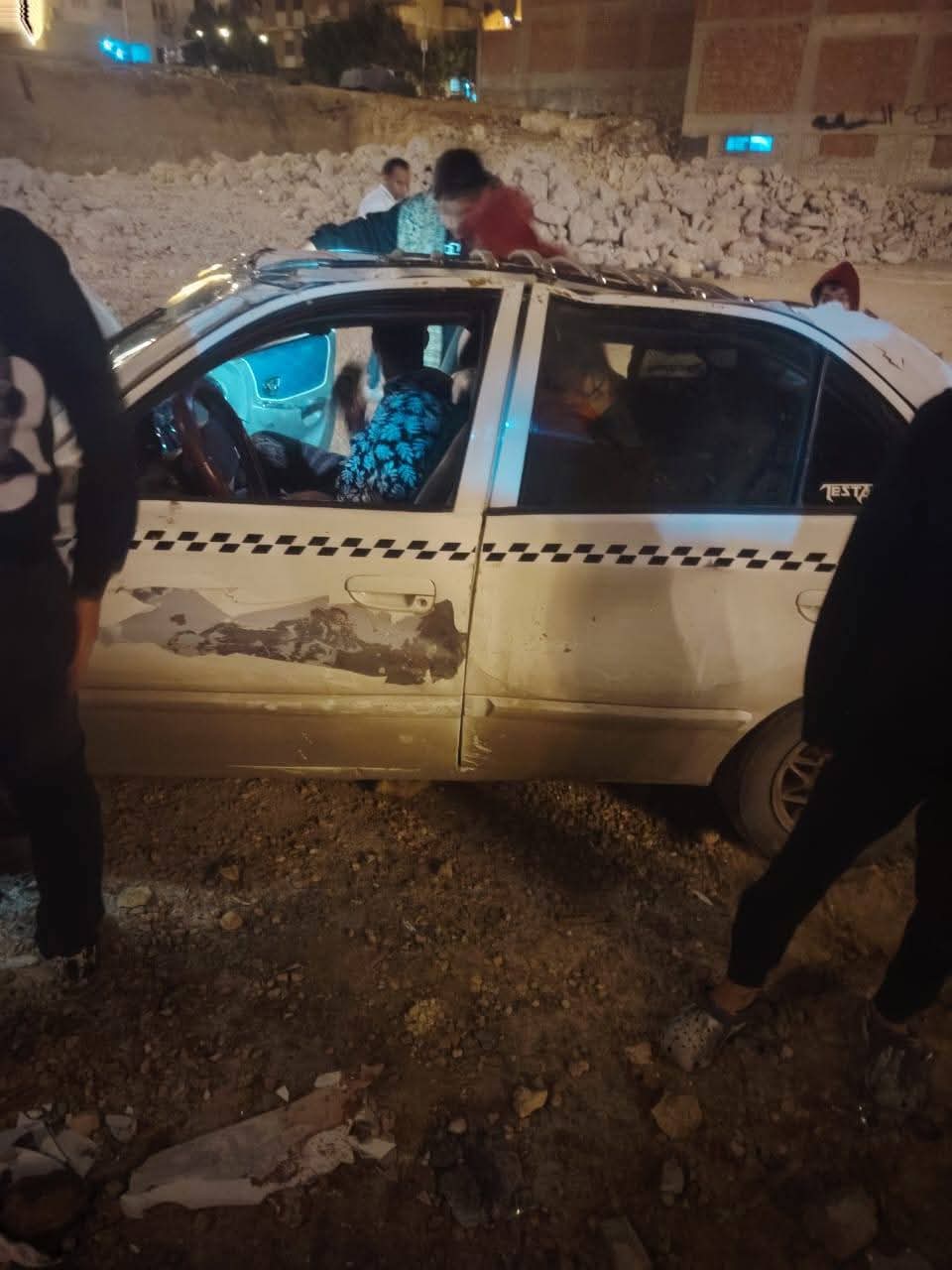 السيارة