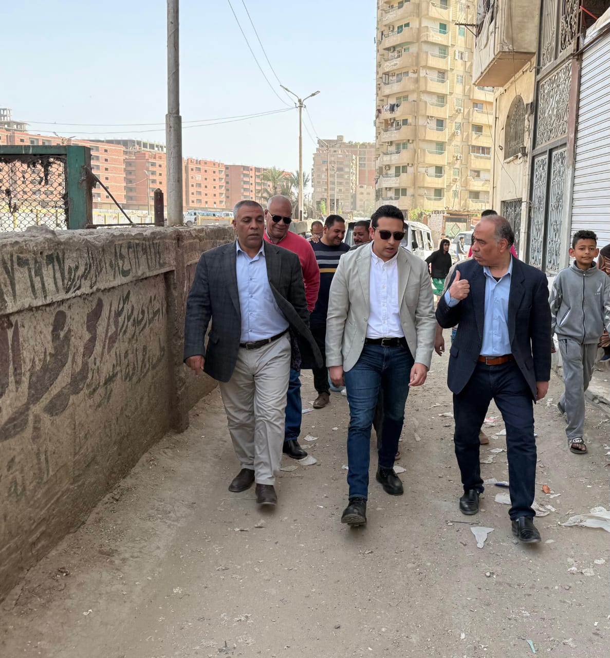نائب محافظ الفيوم يتفقد مشروعات تطوير المواقف بالمدينة