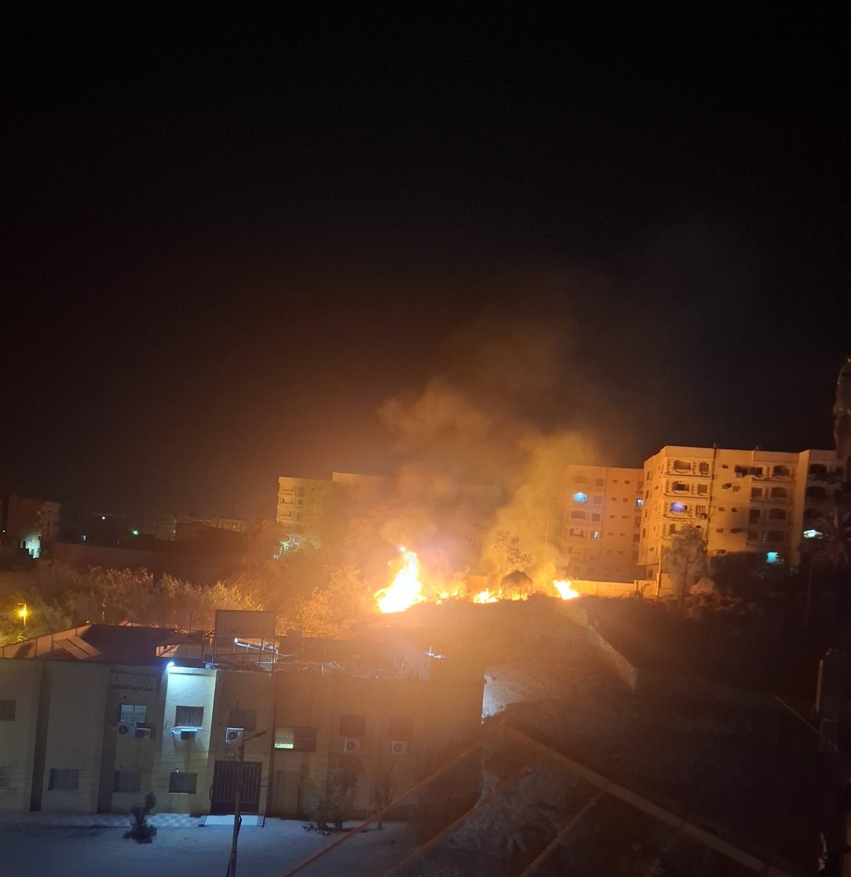 جانب من اندلاع الحريق