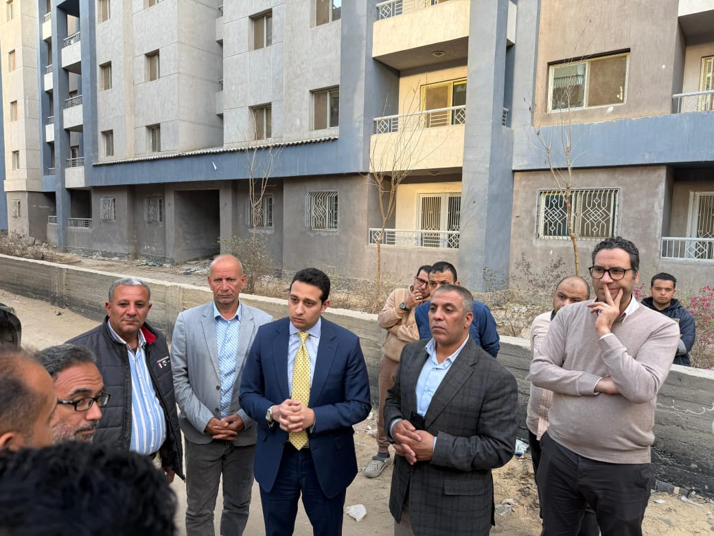 نائب محافظ الفيوم يتابع موقف توصيل المرافق للمجمع السكني بـ 