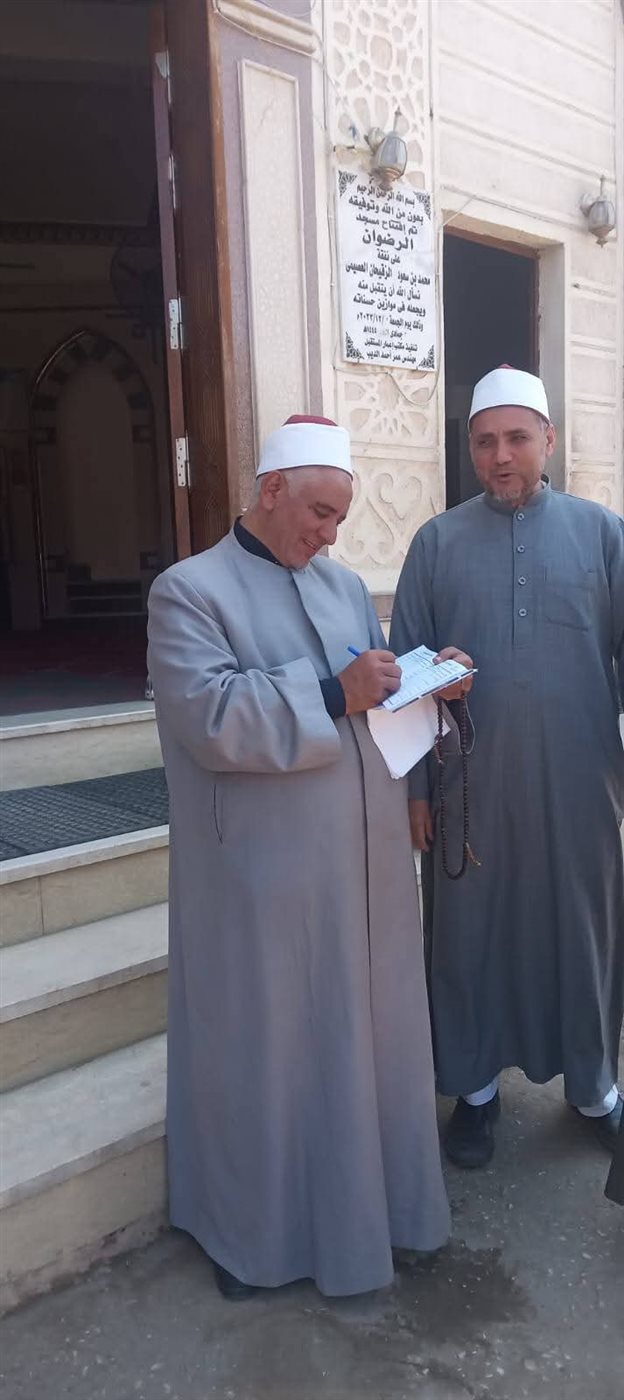 مدير أوقاف الفيوم يواصل جولاته على المساجد قبيل صلاة الجمعة لمتابعة سير العمل