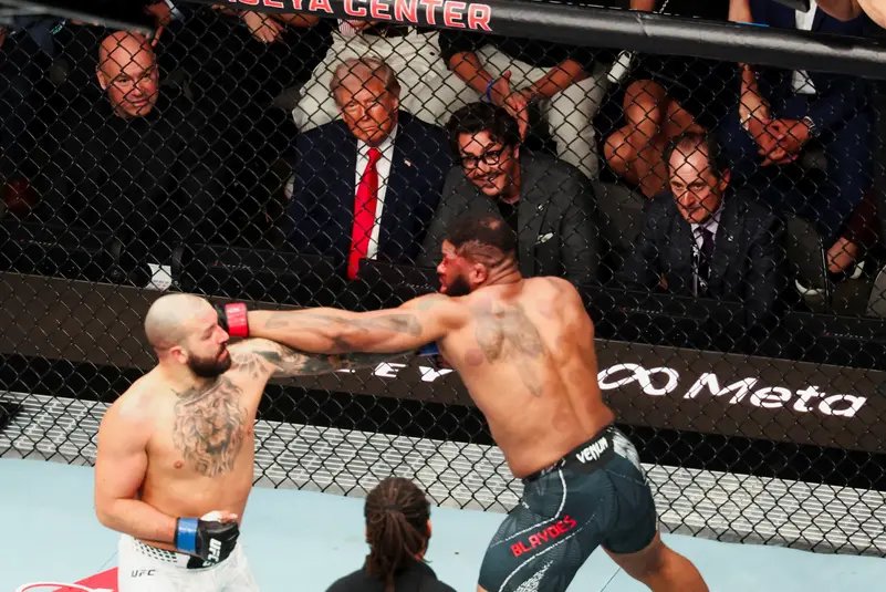 <strong>ترامب يتابع نزال UFC في ميامي</strong>