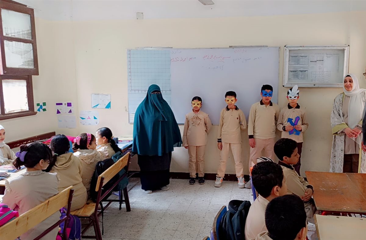 وكيل تعليم الفيوم يكرم مدير ومعلمة ب “مدرسة محمد معبد الابتدائية”&nbsp;