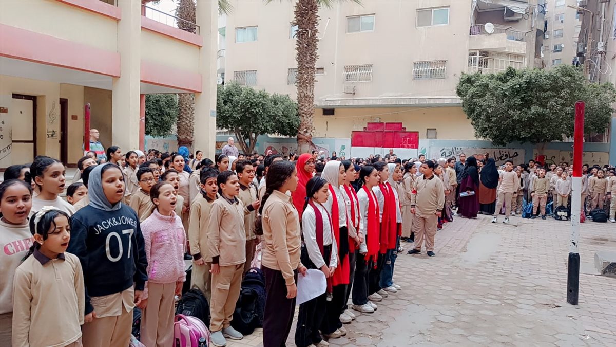 وكيل تعليم الفيوم يكرم مدير ومعلمة ب “مدرسة محمد معبد الابتدائية”&nbsp;
