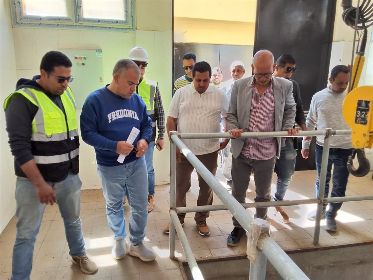رئيس مياه الفيوم يتابع ميدانياً مشروعات توسعات الصرف الصحي ويوجه بوضع جداول زمنية محددة للانتهاء منها