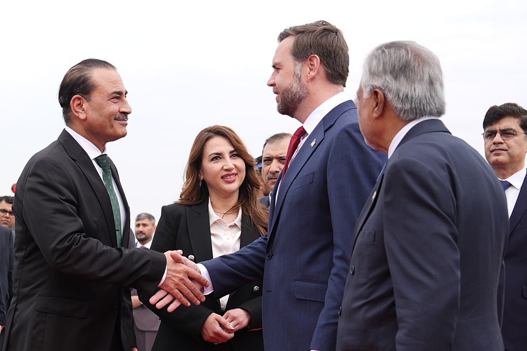 قائد الجيش الباكستاني وجي دي فانس نائب الرئيس الأمريكي
