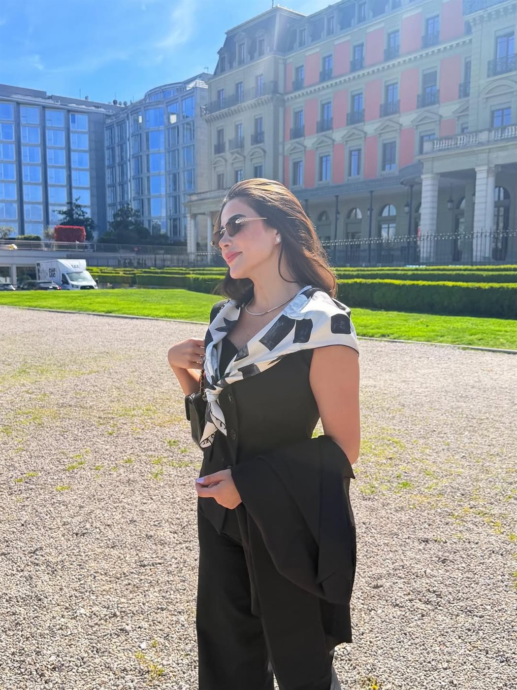 أحدث إطلالة للفنانة يارا السكري من جنيف