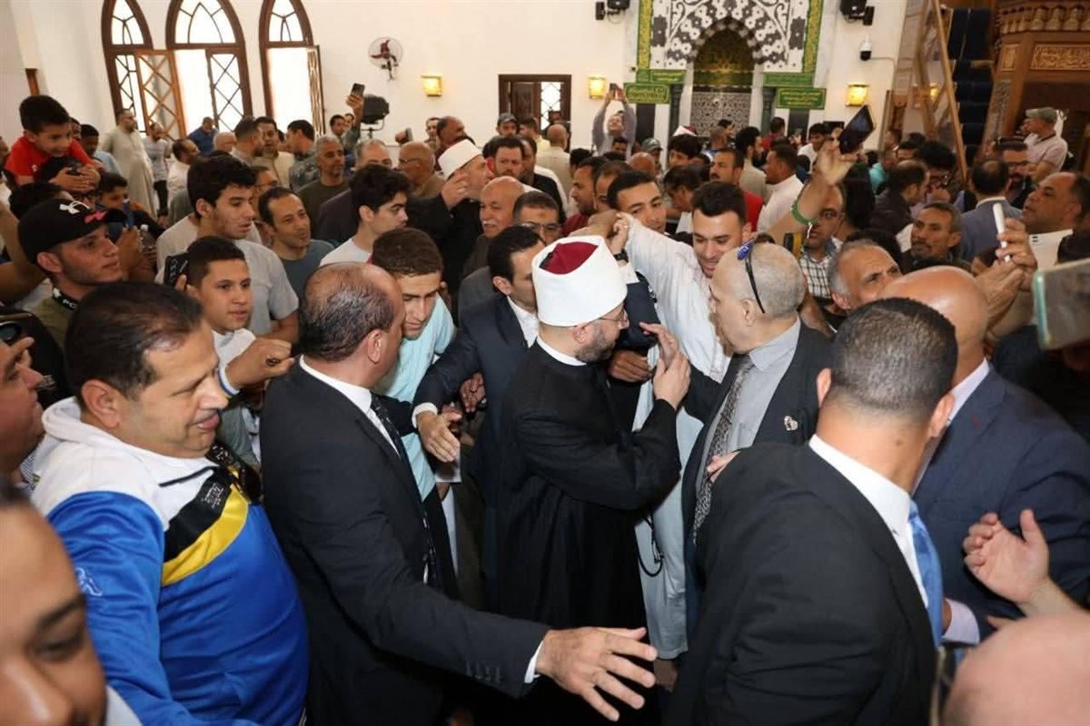 جانب من خطبة الجمعة بمسجد أحباب المصطفى