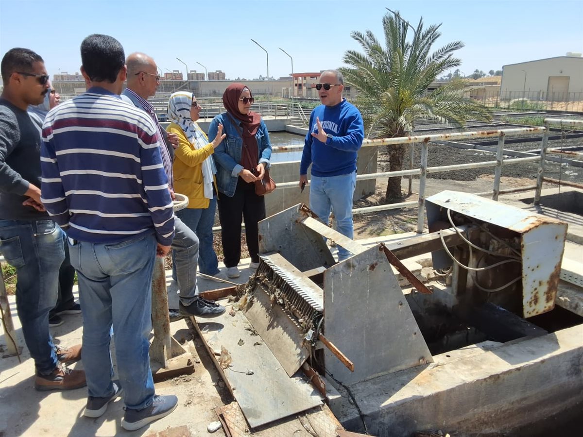 رئيس مياه الفيوم يتفقد محطات معالجة مياه الصرف الصحي بمركز إطسا