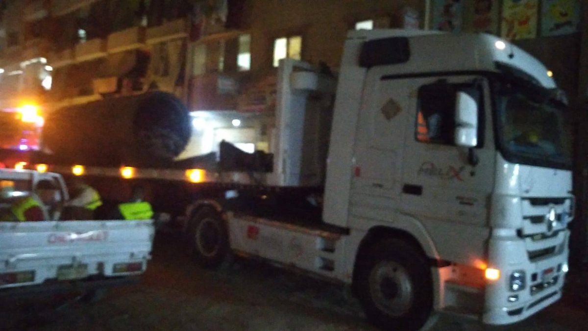 جانب من رفع ماسورة صرف صحي عمومية