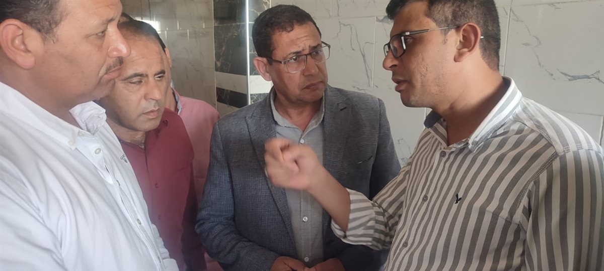سكرتير عام المساعد للفيوم يتفقد عدداً من المحال التجارية بيوسف الصديق للتأكد من جودة المعروض من السلع واستقرار الأسعار