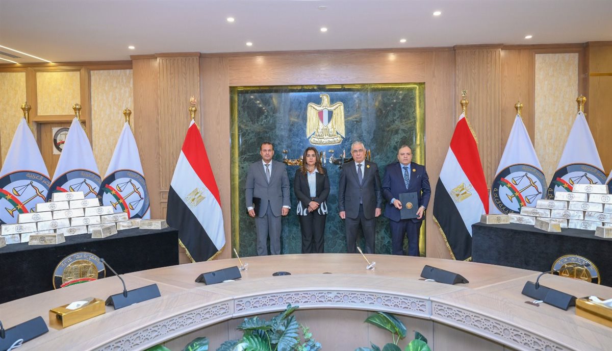 النيابة العامة تُرسخ البعد الاقتصادي لرسالتها القضائية وتُسلم سبائك فضية&nbsp;