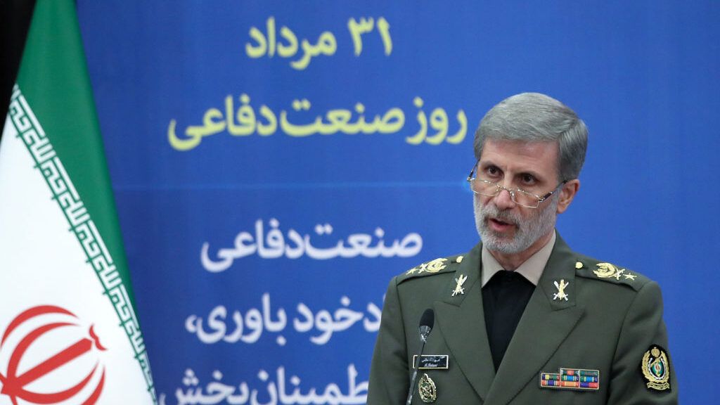 <strong>تأخر صرف رواتب الجيش والشرطة في إيران</strong>