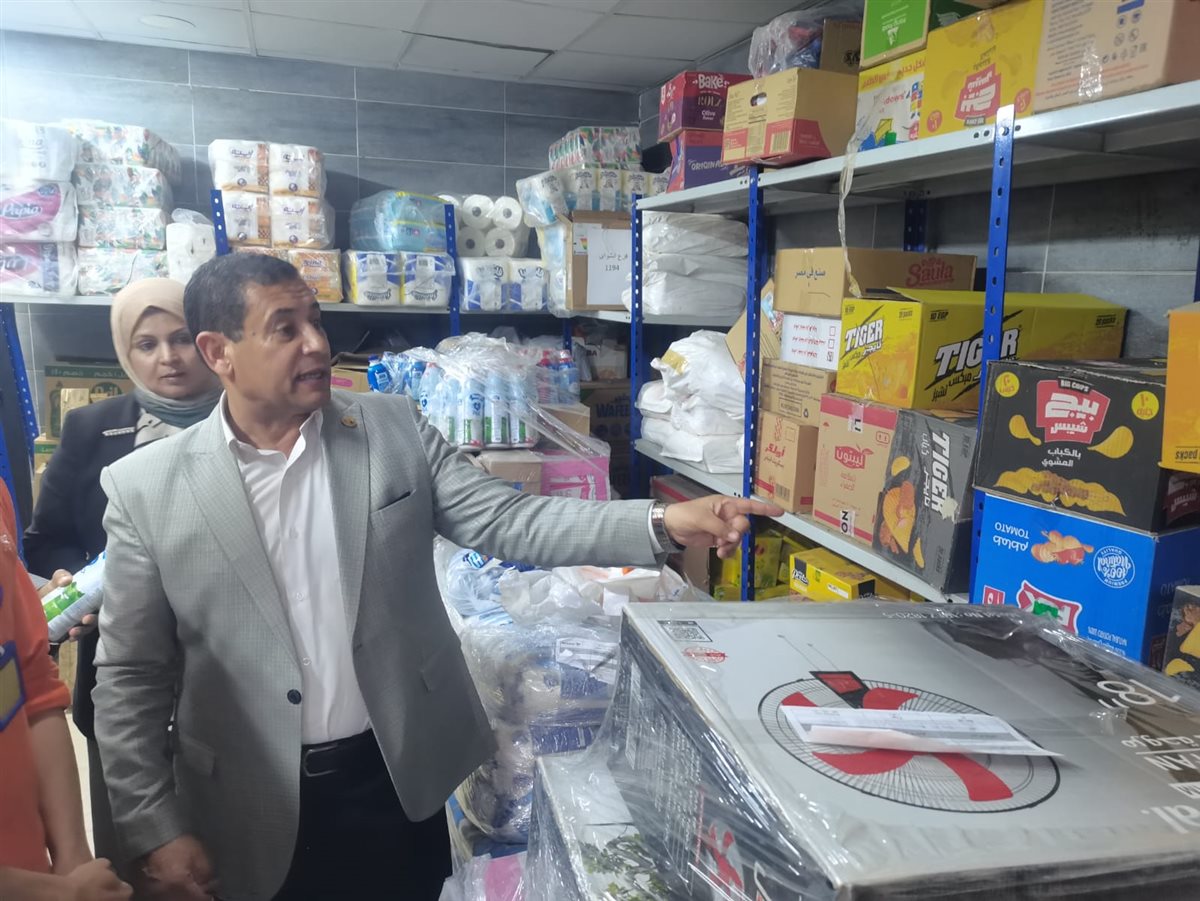 سكرتير عام المساعد يتفقد عدداً من المحال التجارية بأبشواي للتأكد من جودة المعروض من السلع واستقرار الأسعار