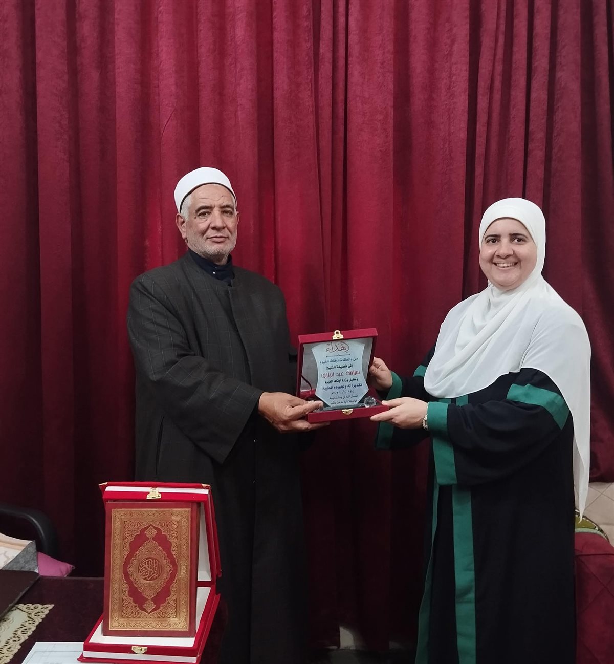 واعظات أوقاف الفيوم يكرمن مدير المديرية تقديرًا لجهوده الدعوية والإدارية