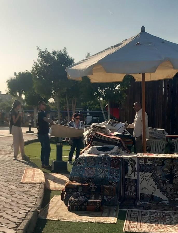 معرض للحرف اليدوية والتراثية الفيومية بنادي هليوبوليس بالقاهرة