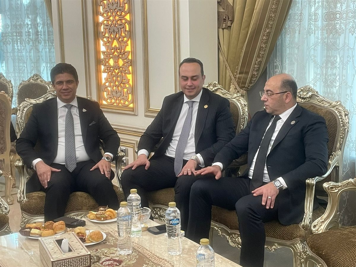 جانب من فعاليات الجلسة النقاشية