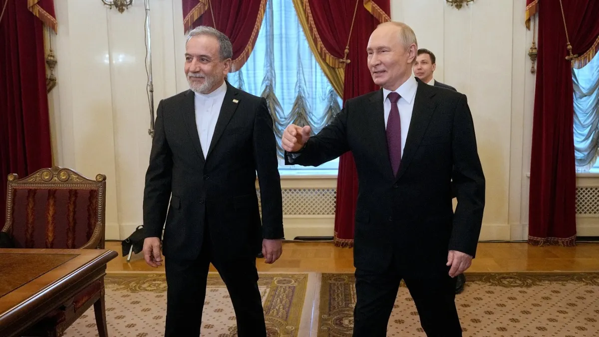 <strong>عراقجي وبوتين</strong>