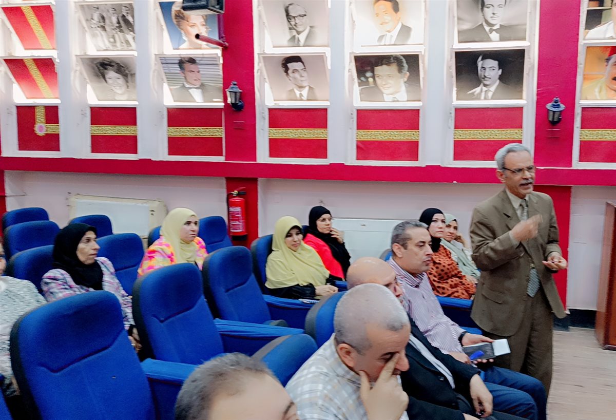 تعليم الفيوم يحتفل بعيد العمال ويكرم عدد من العاملين بالمديرية 2026