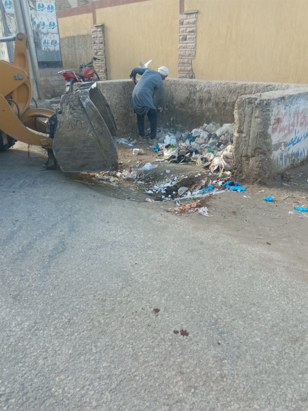 حملات للنظافة ورفع الإشغالات وتحسين المظهر الحضاري بمركزي إطسا وطامية