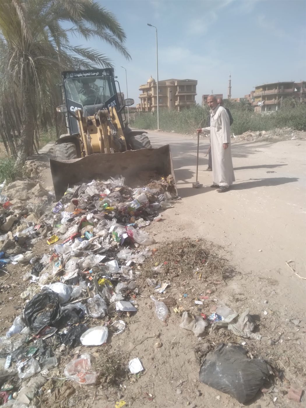 حملات للنظافة ورفع الإشغالات وتحسين المظهر الحضاري بمركزي إطسا وطامية
