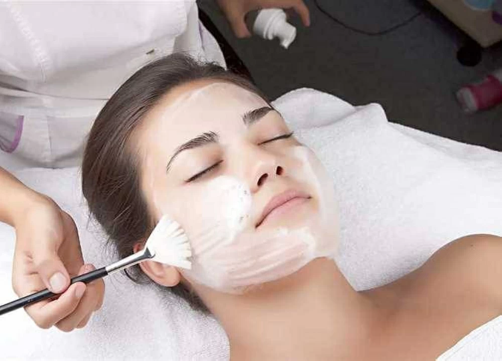 وصفة لتبيض الوجه من أول مرة بالنشا